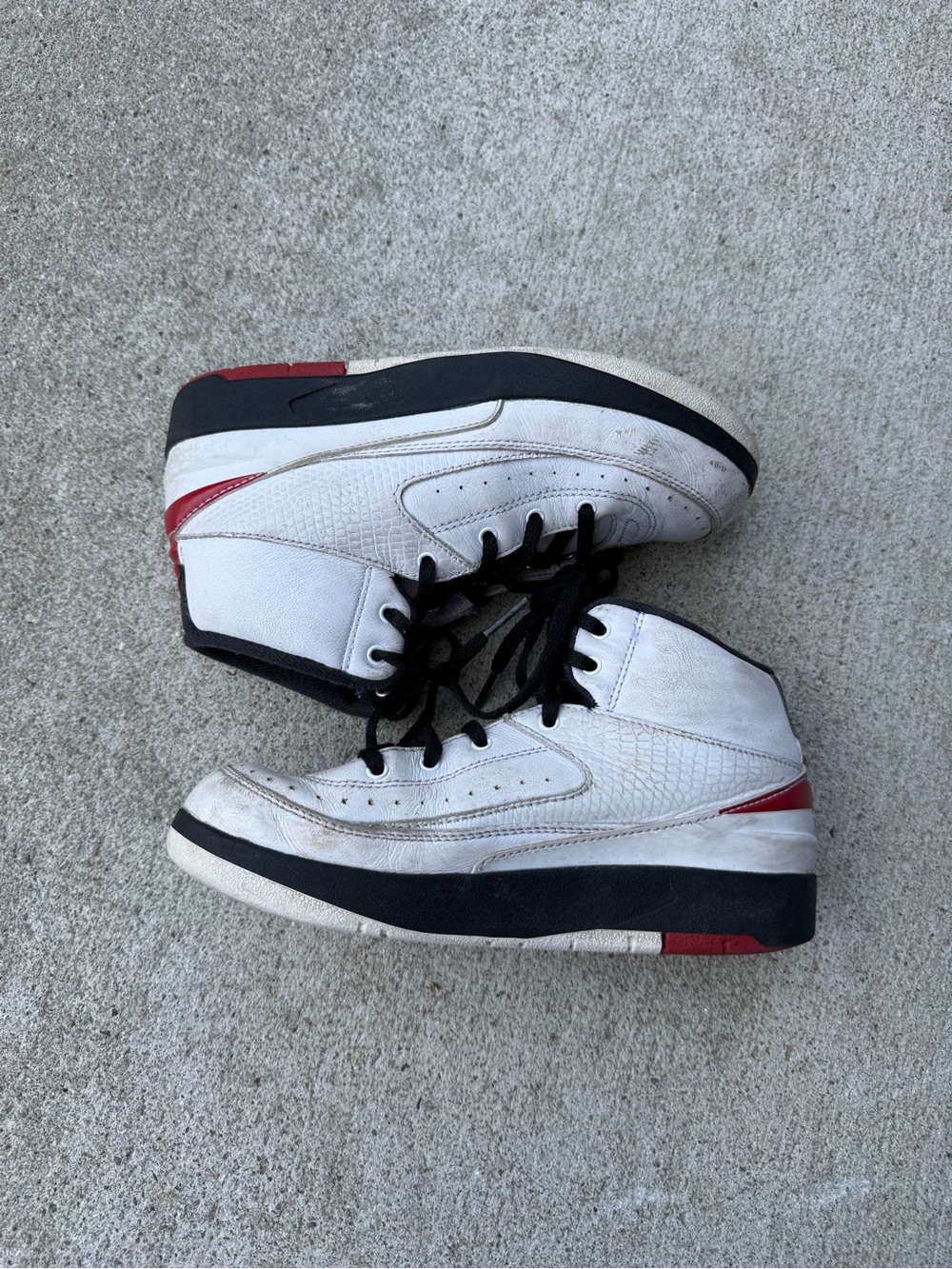 Nike Air Jordan 2 Retro OG sneakers in the white and Chicago red colorway